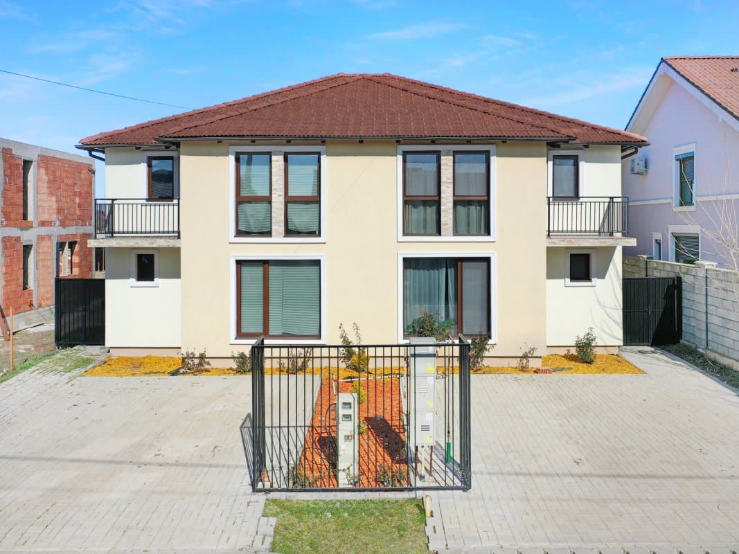 Duplex Bine Compartimentat | Luminos