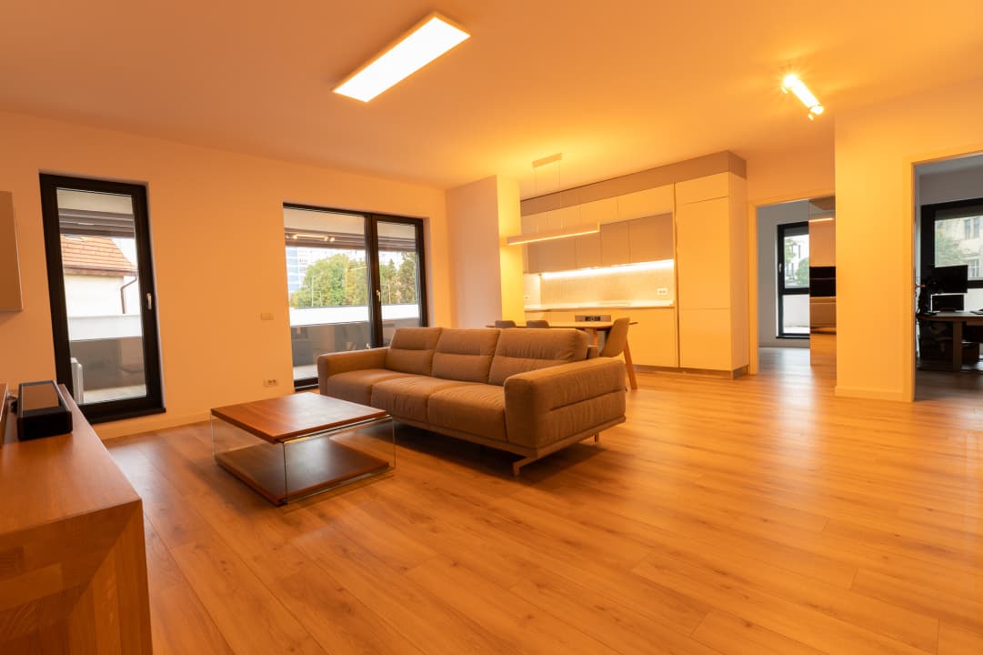 Apartament 3 camere ISHO